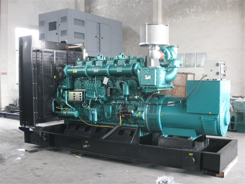 菏泽200KW 柴油发电机的油耗是多少?